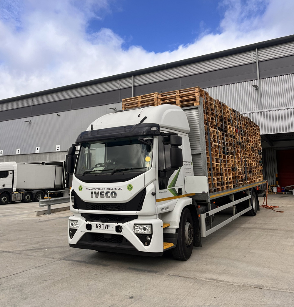Thames Valley Pallets local delivery vehicle