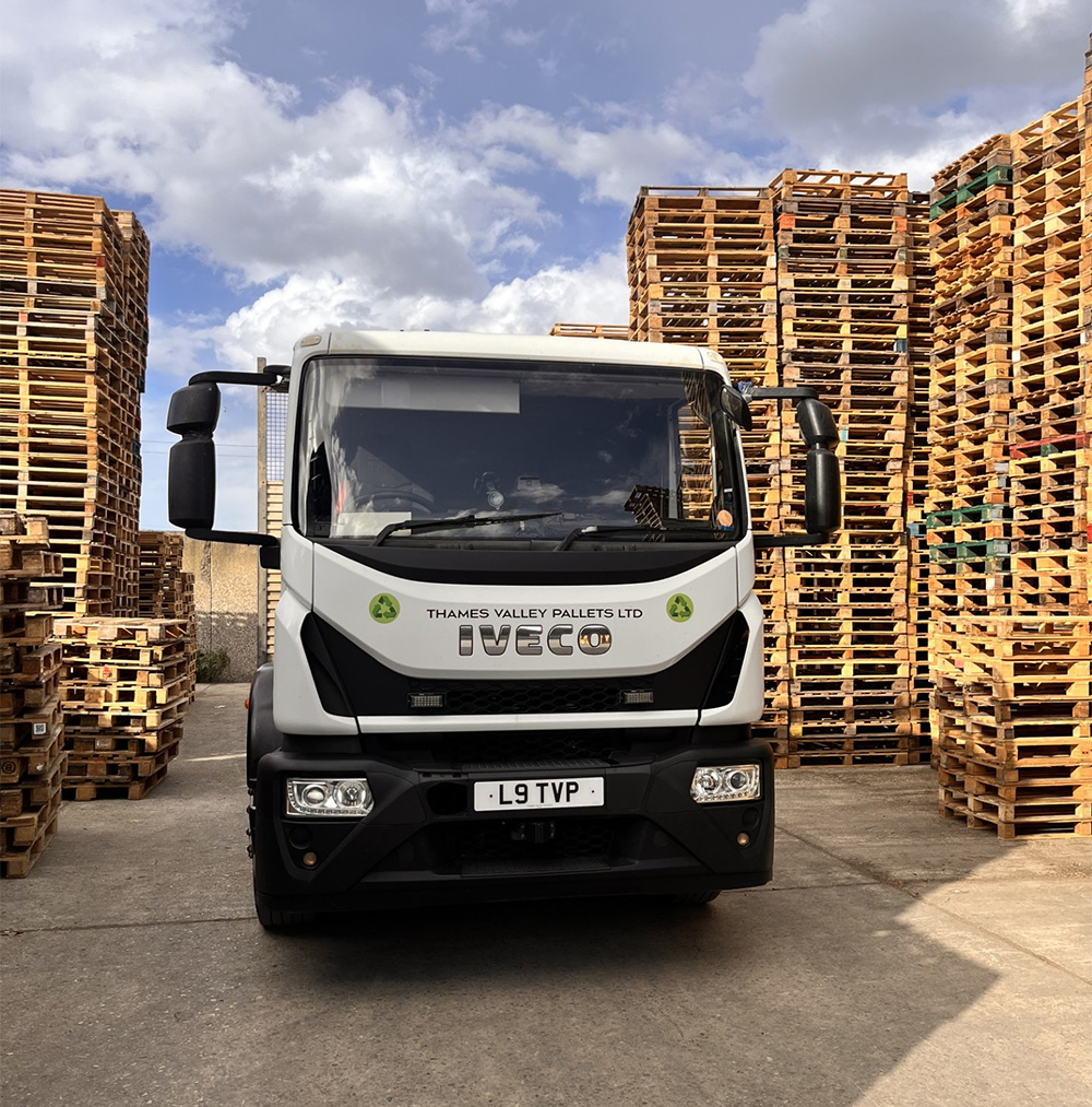 Thames Valley Pallets collection truck with pallets